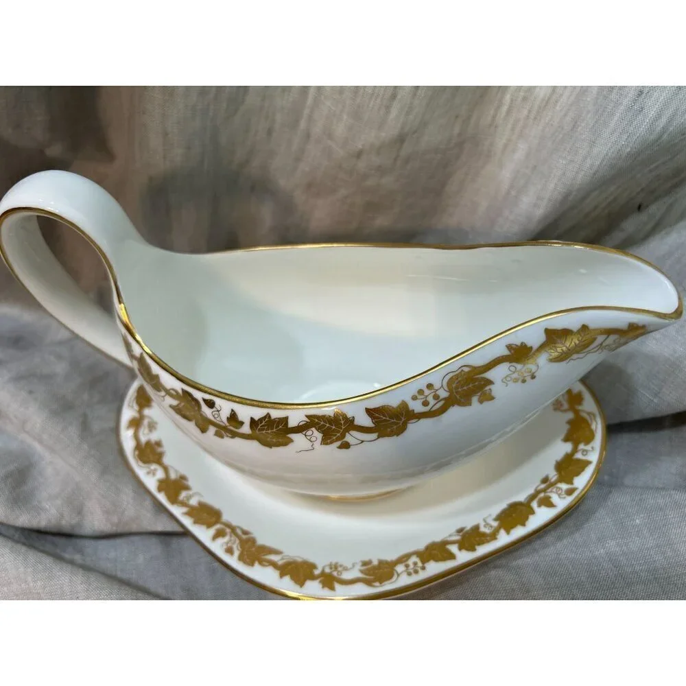 Wedgwood Whitehall Gravy Boat with Attached Underplate